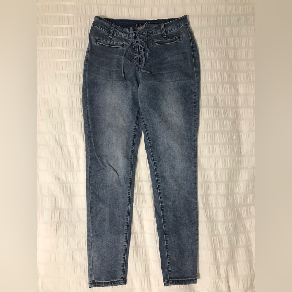 Rue 21 HiRise Curve jeggings, lace up, button closure. great condition. size 10